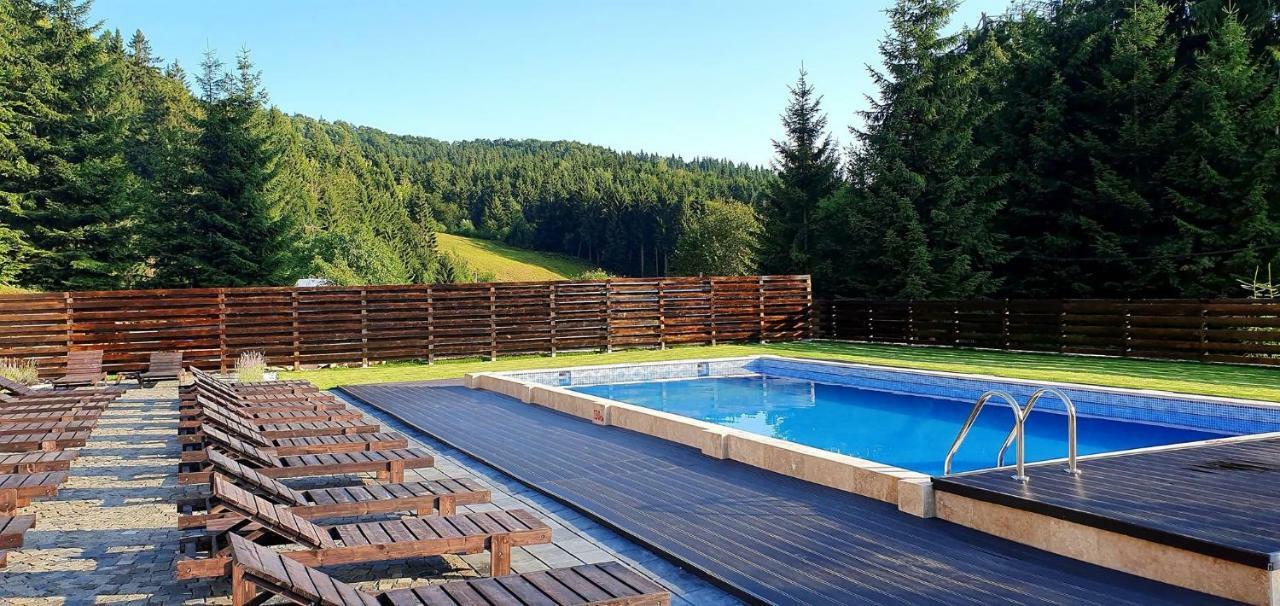 Hotel Superski Cavnic Exteriör bild